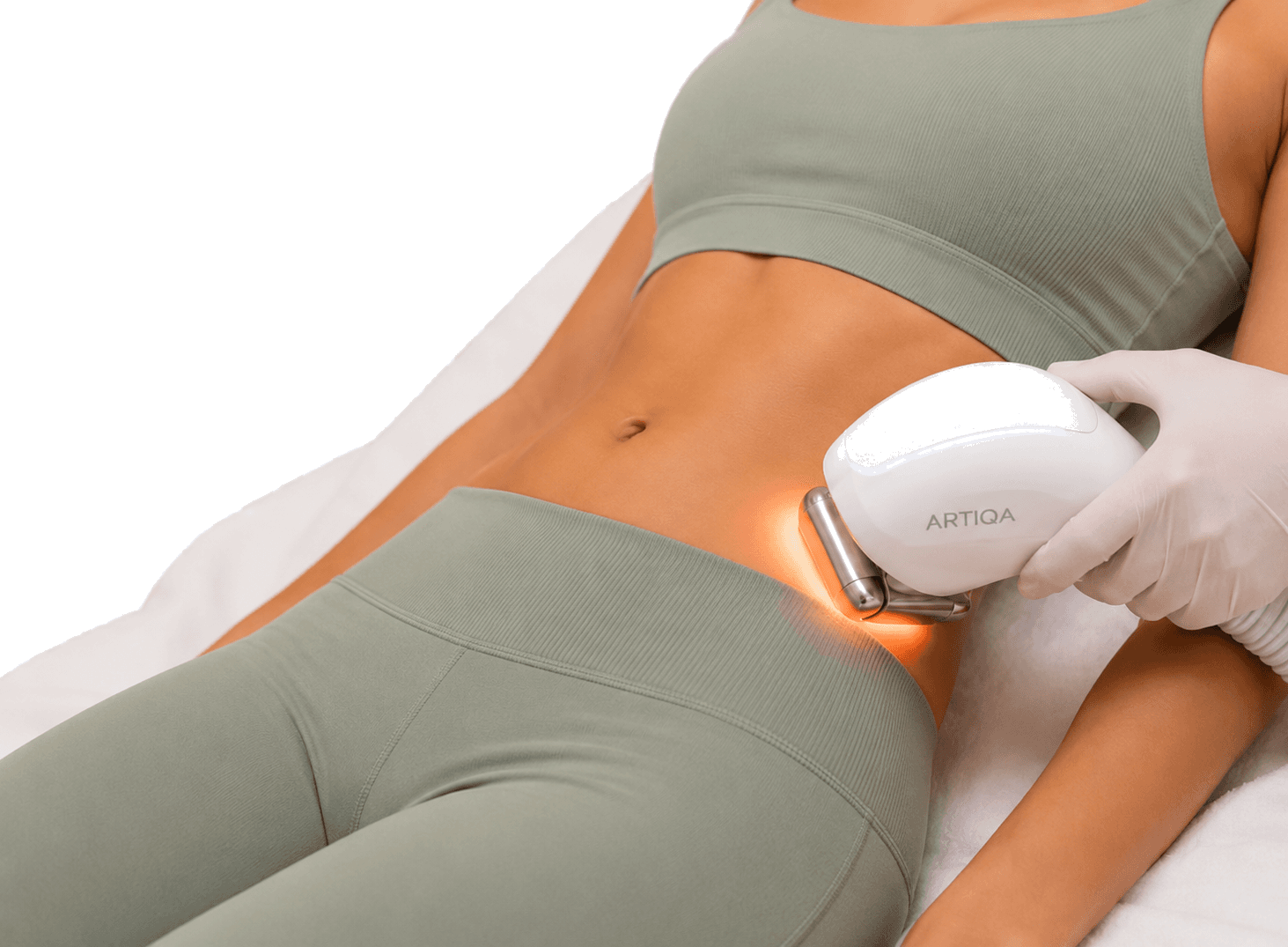 The Artiqa device performing a body contouring treatment on a patient's abdomen